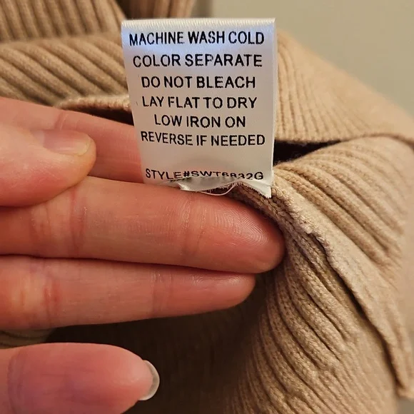 NWOT Gilli Tan Ribbed Button-Down Sweater Vest, L | Academia, Preppy, Knit Vest - Picture 5 of 9